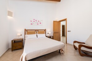 4 habitaciones, tabla de planchar con plancha y wifi gratis 