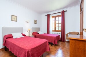 4 quartos, ferros/tábuas de passar roupa, Wi-Fi de cortesia