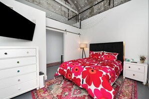 2 bedrooms, desk, iron/ironing board, travel cot