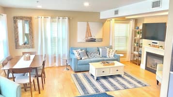 Smart TV, fireplace