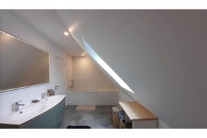 Håndklæder, Sæbe, Shampoo, Toiletpapir