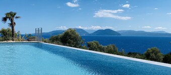 VILLA PINEA - Newly built modern villa few minutes from the beach -