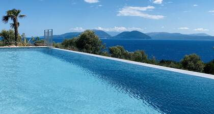 VILLA PINEA - Newly built modern villa few minutes from the beach -