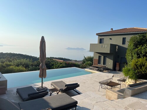 Villa Arkoudi - Enjoy panoramic ocean views from a serene mountain setting