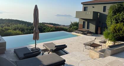 Villa Arkoudi - Enjoy panoramic ocean views from a serene mountain setting