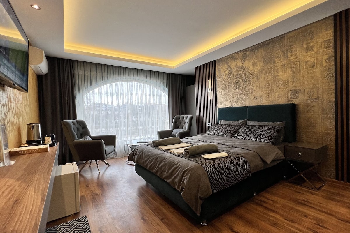 Exclusive Room, 1 Double Bed, Non Smoking, Garden View | Premium bedding, free minibar, individually decorated