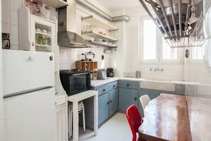 Private kitchen - Fabulous apartment at Exarcheia (Athens)