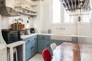 Private kitchen - Fabulous apartment at Exarcheia (Athens)