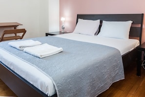 1 bedroom, iron/ironing board, free WiFi