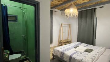 Blackout curtains, free WiFi, bed sheets