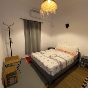 Cortinas blackout, Wi-Fi de cortesia, roupa de cama