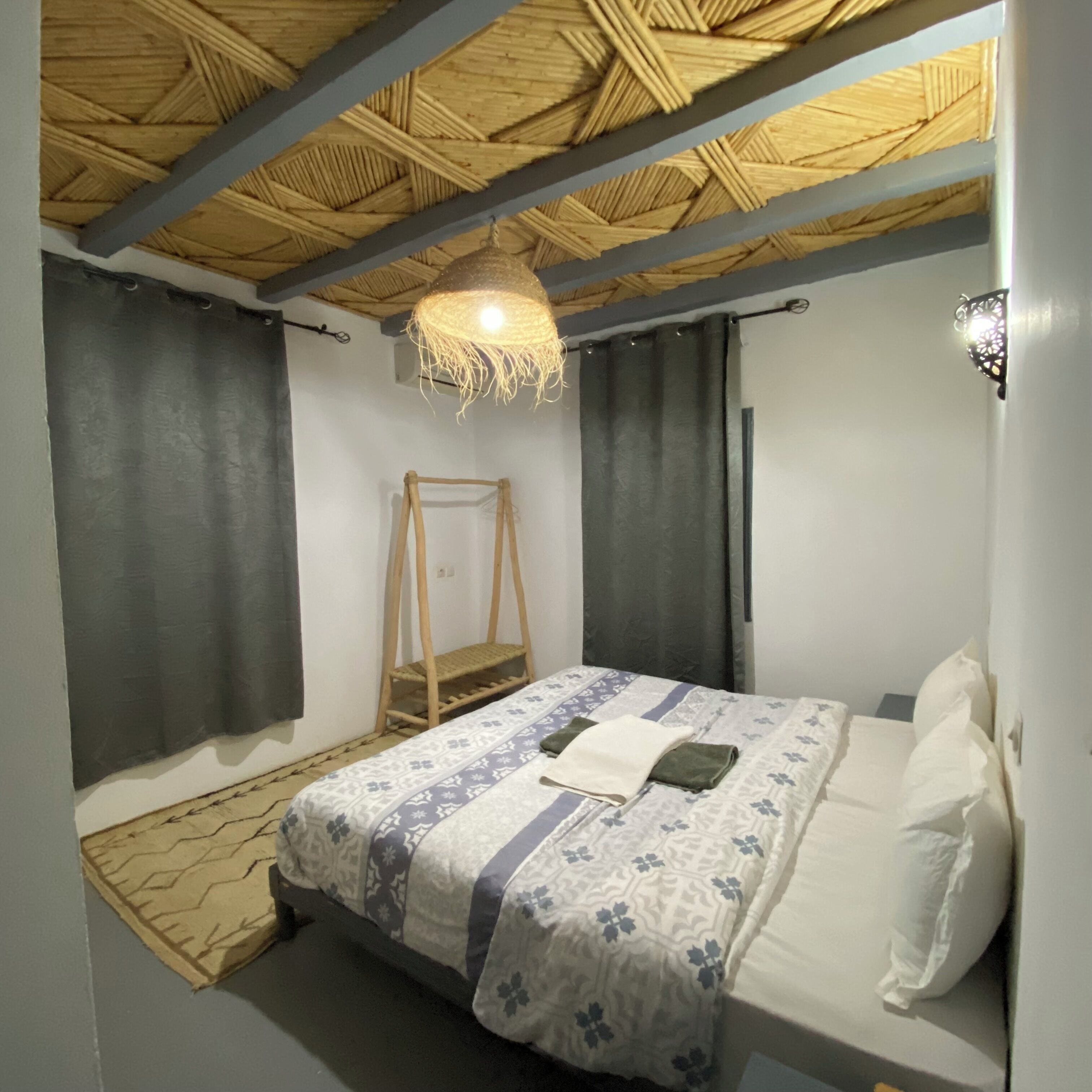 Blackout drapes, free WiFi, bed sheets