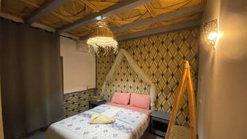 Blackout curtains, free WiFi, bed sheets