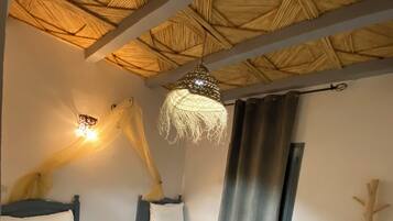 Blackout drapes, free WiFi, bed sheets