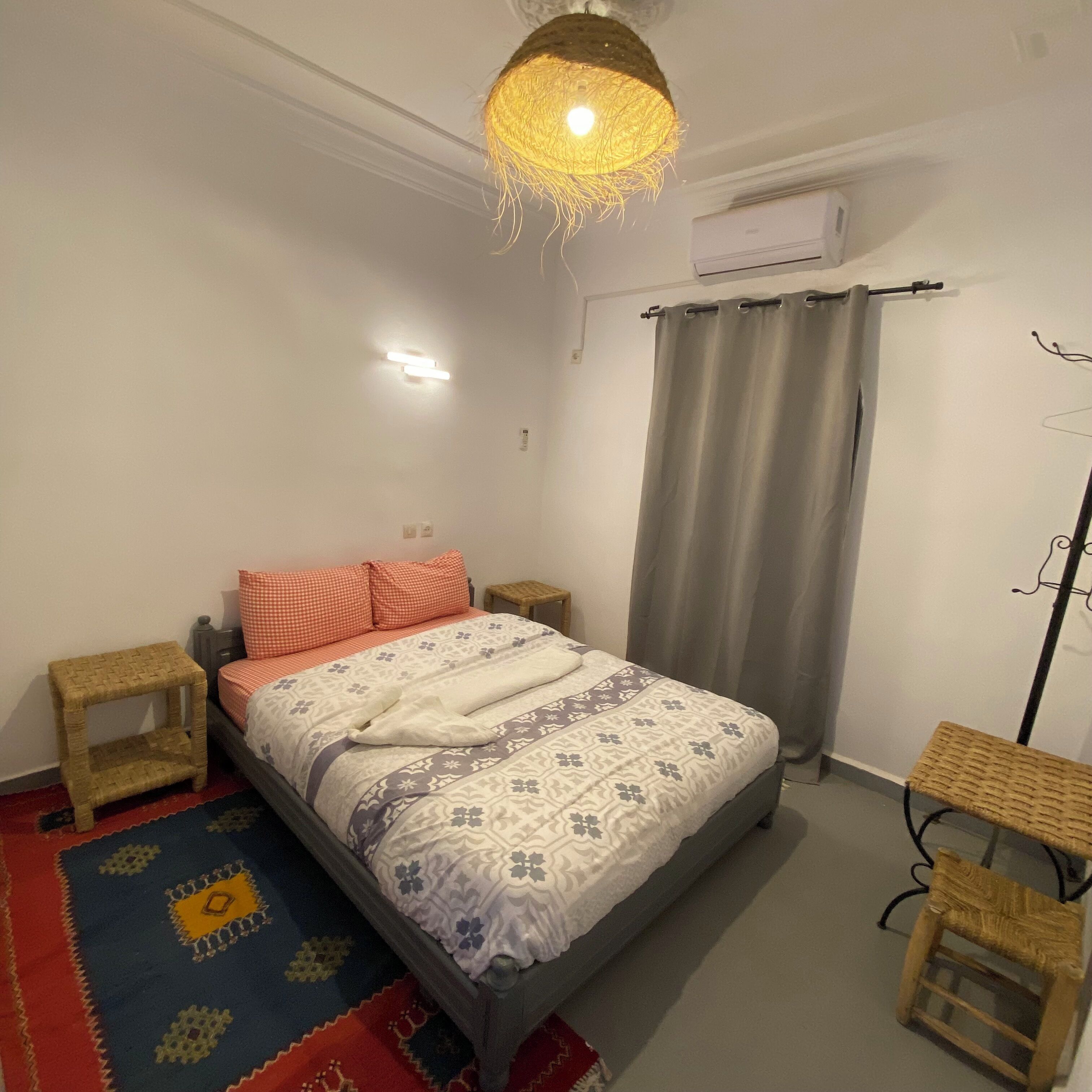 Blackout drapes, free WiFi, bed sheets
