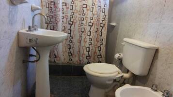 坐浴桶、卫生纸