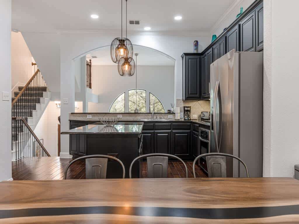 冰箱、微波炉、烤箱、炉灶