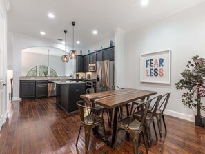 Dining - Comfy Long Term Legacy Shops | Driemhouse (Plano)
