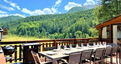 Chalet 5 minutes from La Foux d'Allos Ski Resort—1,700 m elevation—sleeps 12