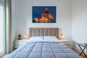 Apartemen Panorama | 2 kamar tidur, brankas, setrika/meja setrika, dan Wi-Fi gratis