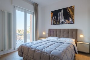 Apartemen Panorama | 2 kamar tidur, brankas, setrika/meja setrika, dan Wi-Fi gratis
