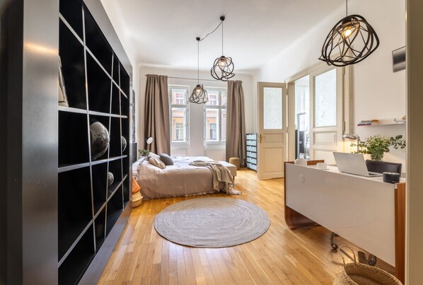 3 slaapkamers, een bureau, een strijkplank/strijkijzer, gratis wifi
