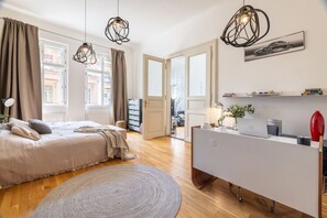 3 slaapkamers, een bureau, een strijkplank/strijkijzer, gratis wifi