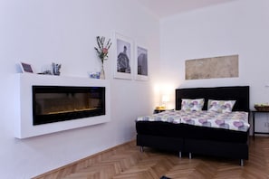 1 bedroom, desk, iron/ironing board, free WiFi
