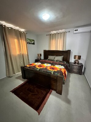 3 bedrooms, WiFi, bed sheets