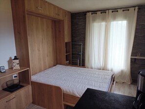 1 bedroom