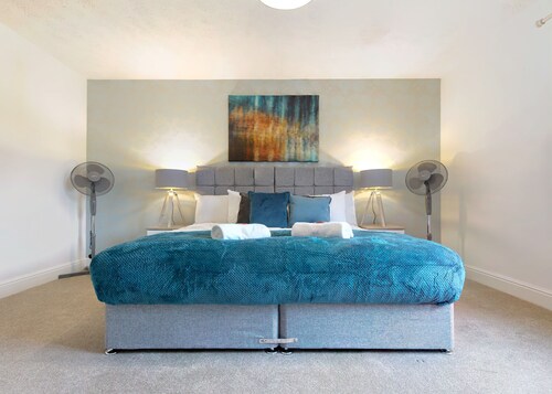 Spacious 5 Bedroom 2 Bathroom House