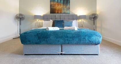 Spacious 5 Bedroom 2 Bathroom House