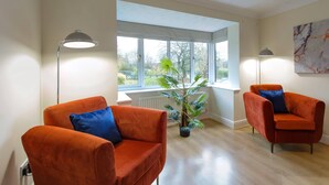 Unclassified image, 5 of 21, button - Spacious 5 Bedroom 2 Bathroom House (Oakham)