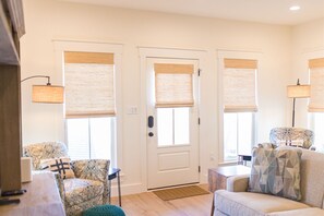 Smart TV - Brown Eyed Girl at River Rocks Plantation (Guntersville)