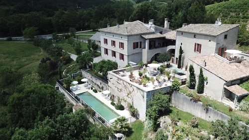 Charming gîte with swimming pool in a house full of character