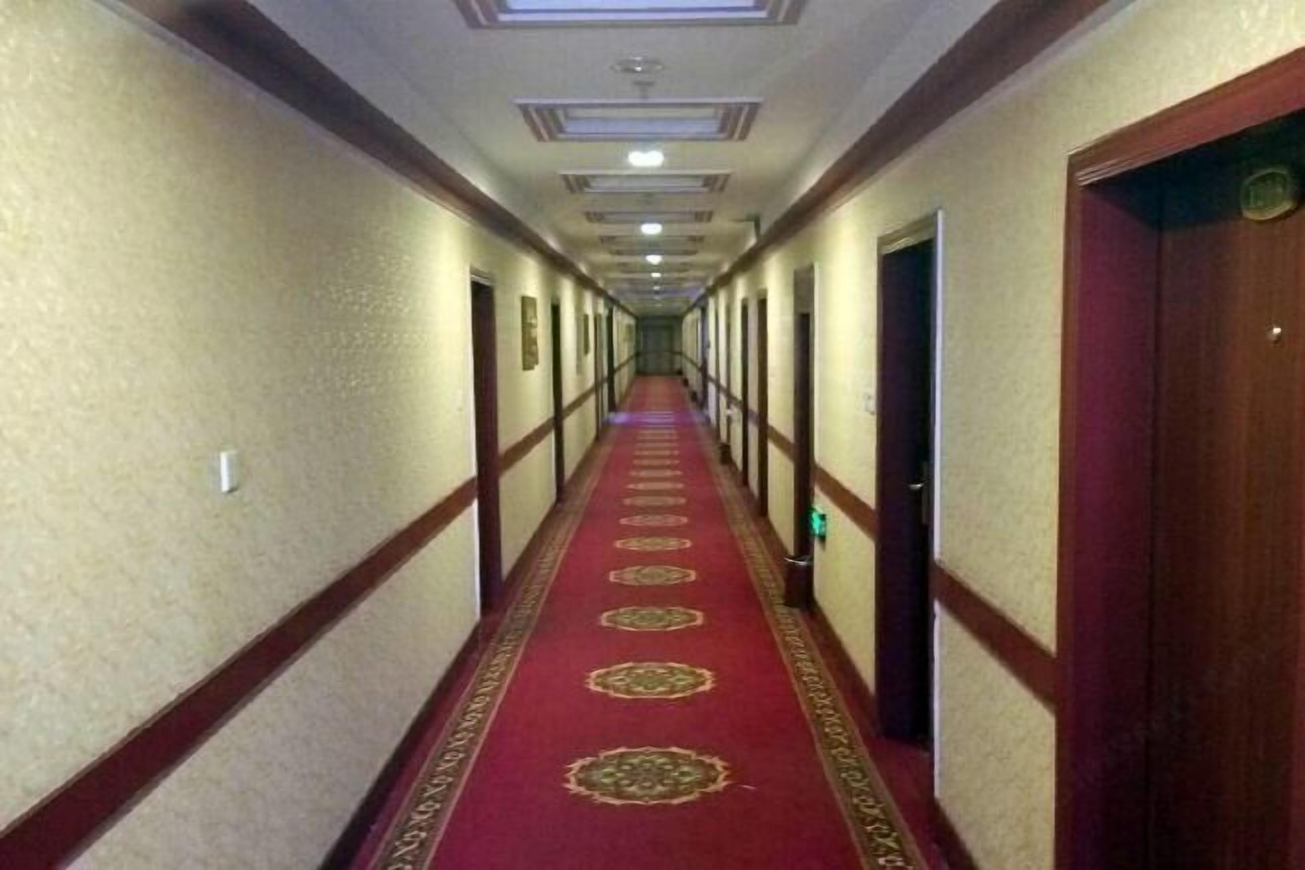 المنشأة من الداخل