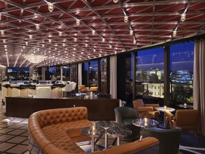 2 Bars/Lounges, Cocktailbar