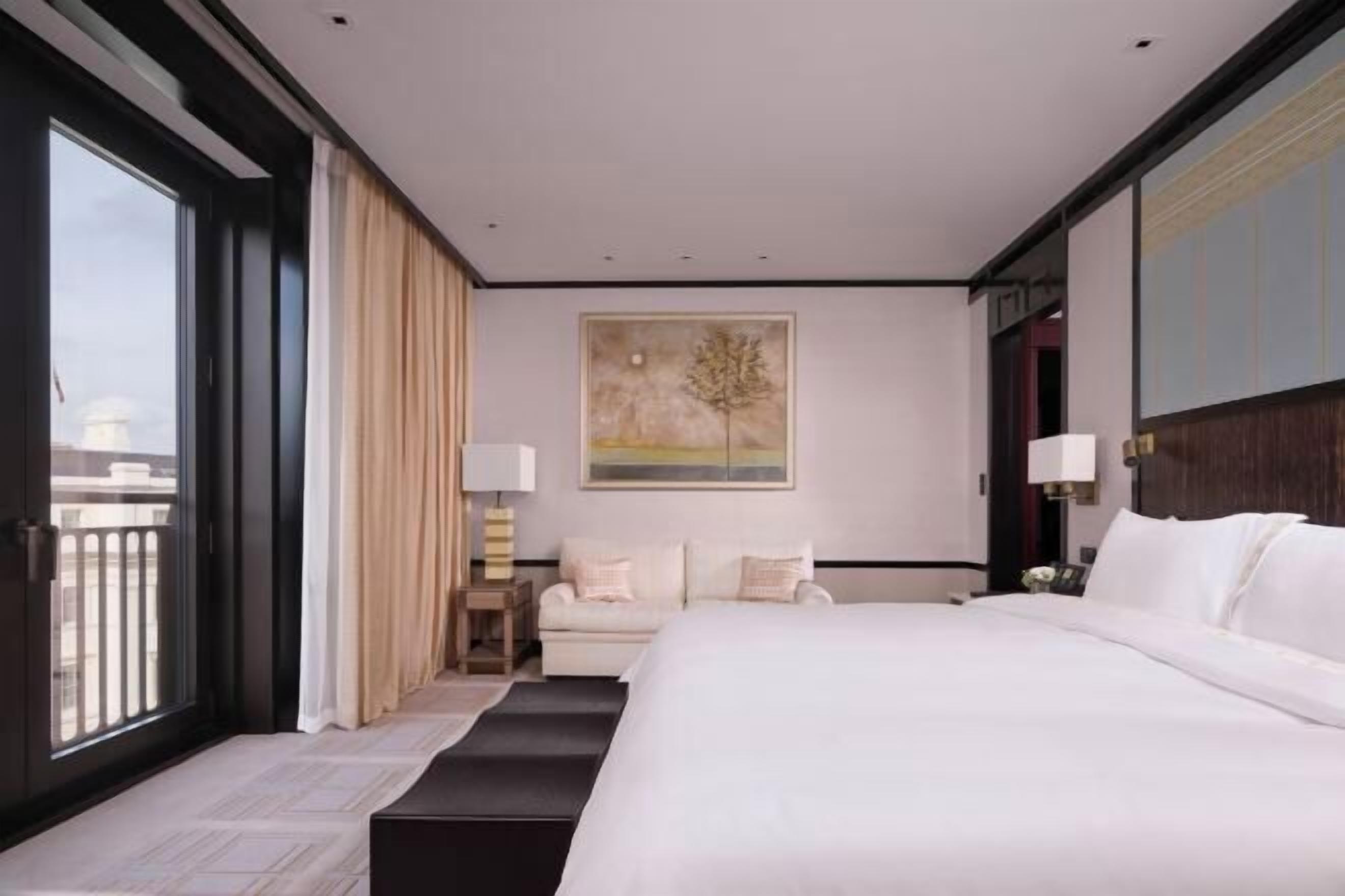 Egyptian cotton sheets, premium bedding, down comforters, minibar