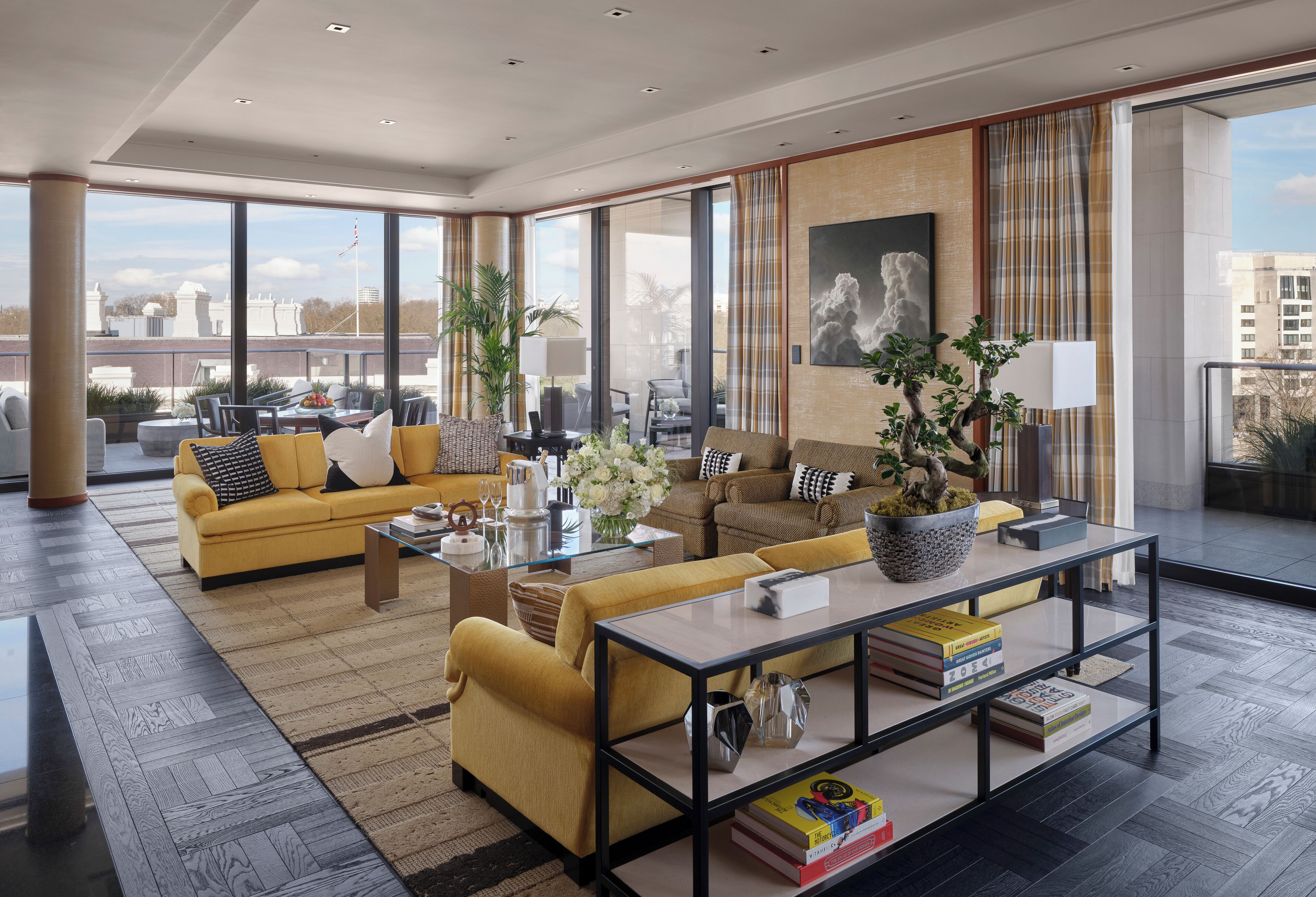 Svit - flera sängar (The Peninsula Suite) | Vardagsrum | 35-tums LED-tv med digitalkanaler, leksaker och printers