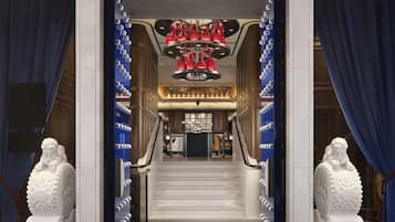 3 間餐廳;供應早餐、午餐、晚餐;英國菜