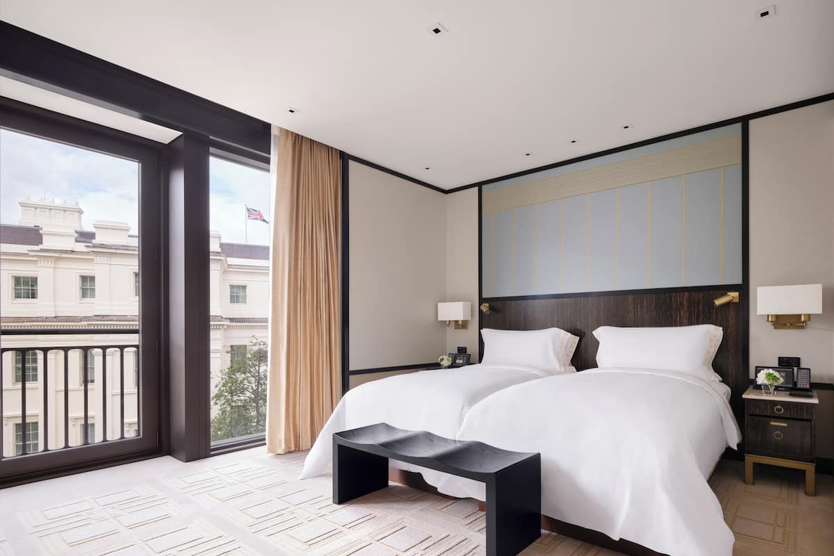 Egyptian cotton sheets, premium bedding, down duvets, minibar