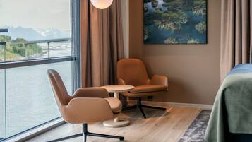Superior tweepersoonskamer, niet-roken, balkon | Luxe beddengoed, donzen dekbedden, pillowtop-bedden, een minibar
