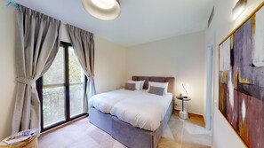 3 chambres, coffre-fort, bureau, fer et planche à repasser