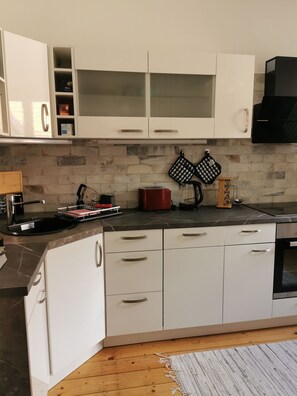 Fridge, microwave, oven, stovetop - Cozy vacation home on the edge of the forest "Haus Waldliebe" (Hüttenrode)