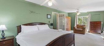 6 BR w/ Outdoor covered Patio | Garden of The Gods