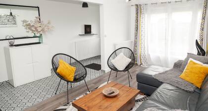 Cosy T2 Gare entre Paris et Disneyland Familial