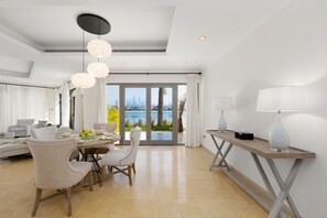 Villa | In-room dining - Maison Privee - Exclusive Villa w/ Private Pool, Garden & Beach (Dubai)