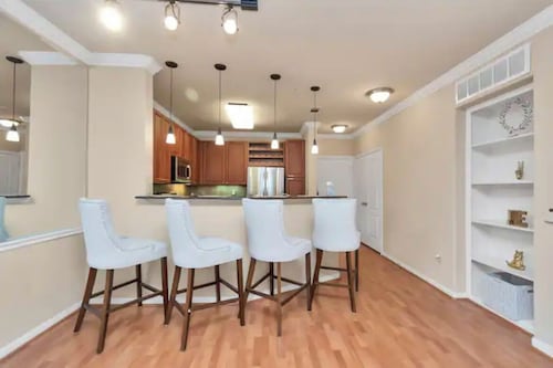 Quiet 1BR w Patio - Near Med Center, NRG, GRB & Galleria