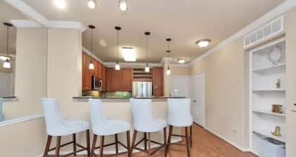 Quiet 1BR w Patio - Near Med Center, NRG, GRB & Galleria