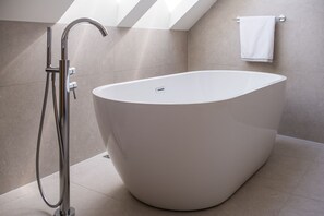 Luxury House | Bathroom